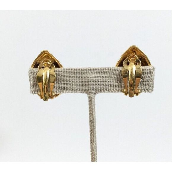 Red Faceted Tear Shape Gold Toned Clip On Earrings - Signed Swarovski Swan Stamp - Picture 5 of 12